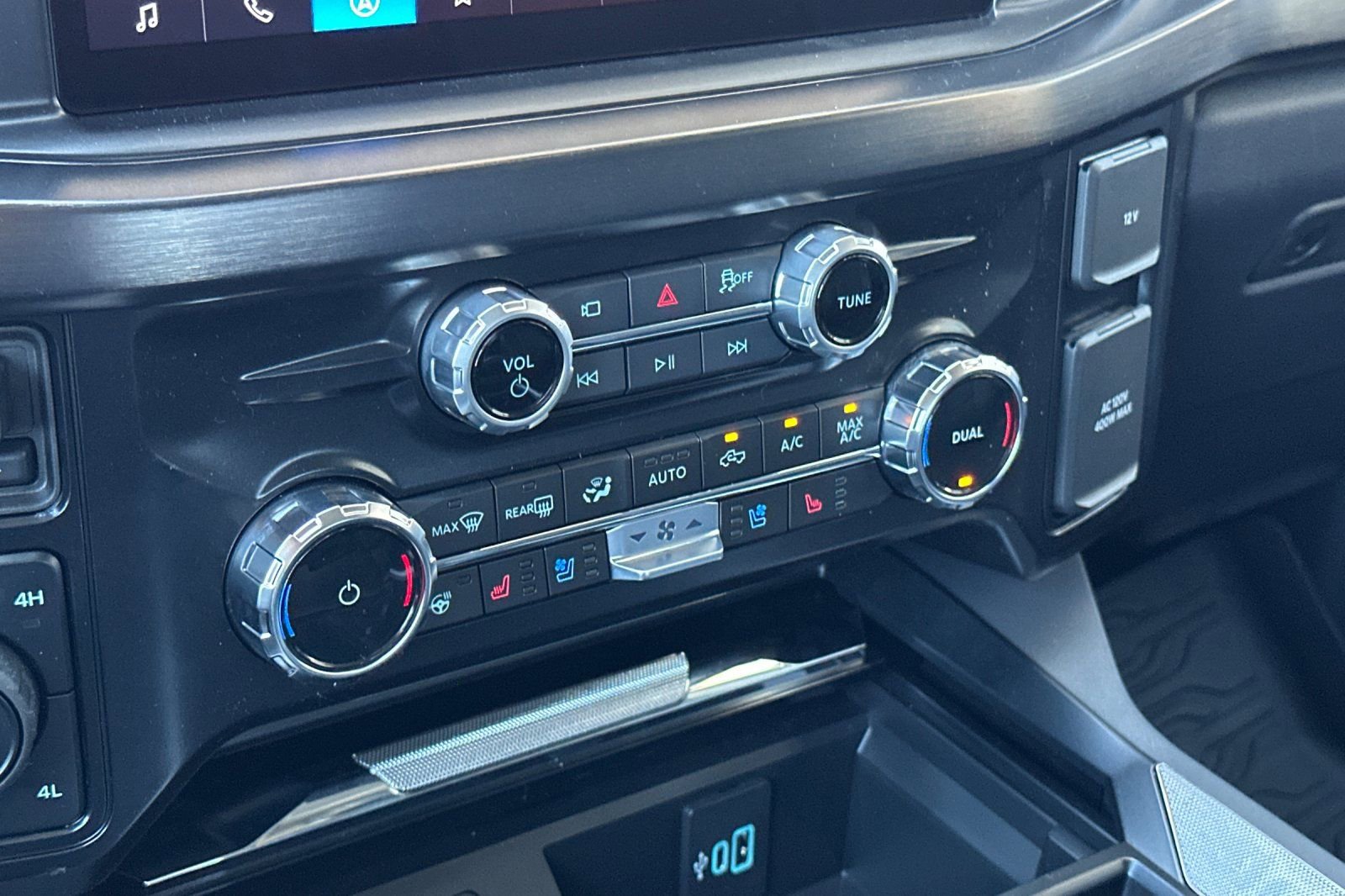 New 2025 Ford F350 Lariat w/ Lariat Ultimate Package AWD/4WD image 19