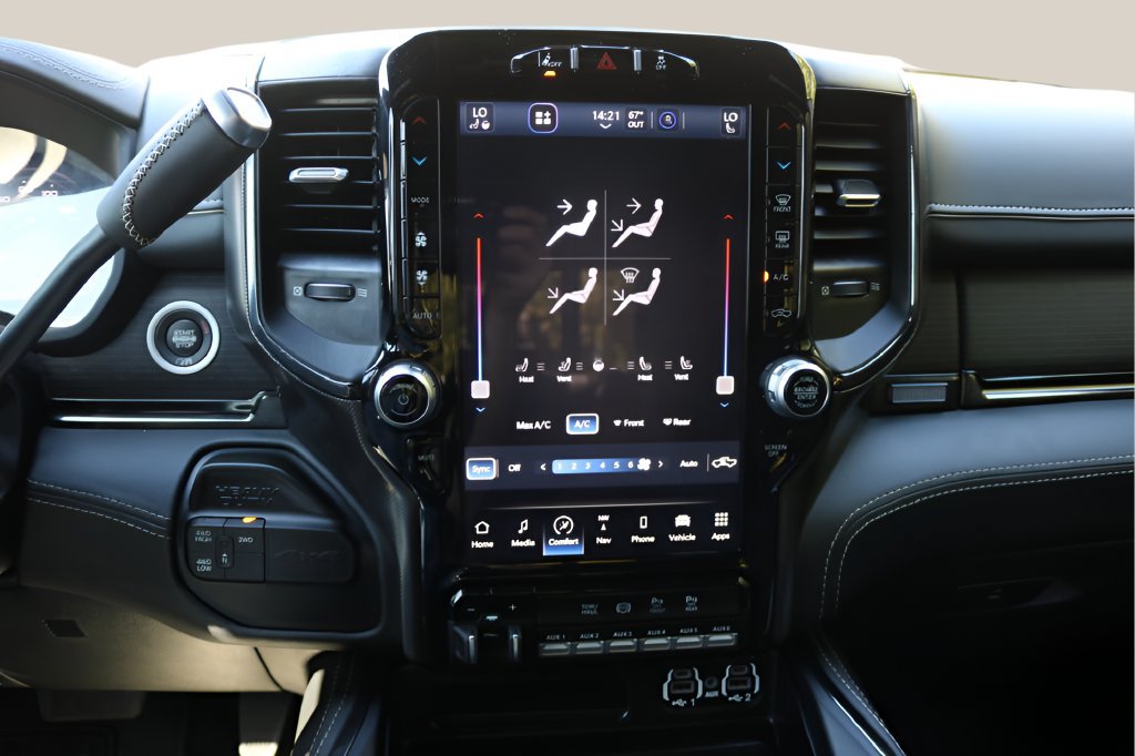 Used 2024 RAM 3500 Limited AWD/4WD image 24