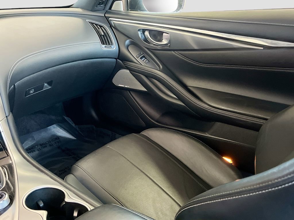 Used 2019 INFINITI Q60 3.0t Luxe w/ Essential Package image 25