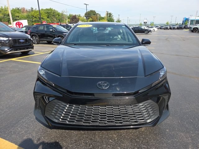 Used 2026 Toyota Camry SE FWD image 2