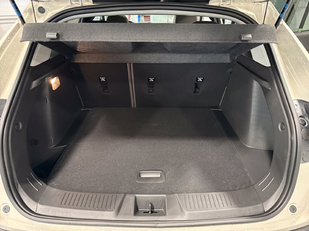 New 2026 Chevrolet Trax ACTIV w/ Sunroof Package FWD image 37
