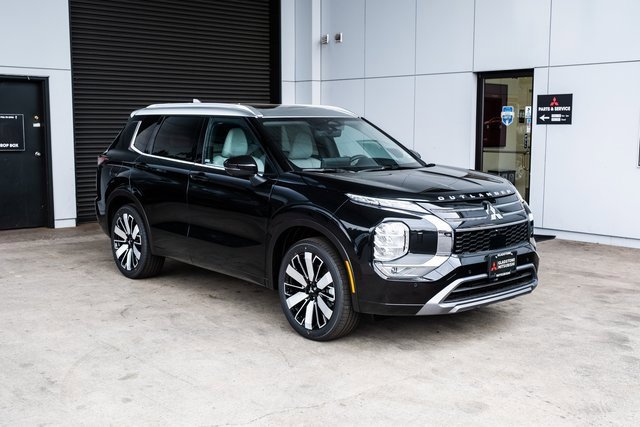 New 2025 Mitsubishi Outlander AWD image 33
