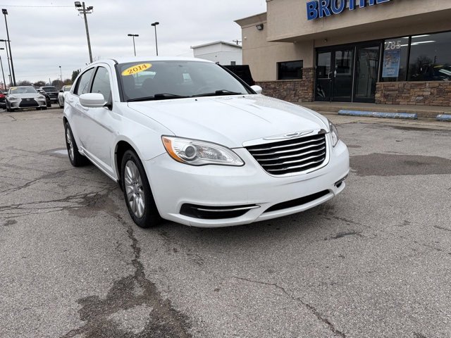 Used 2014 Chrysler 200 LX image 10