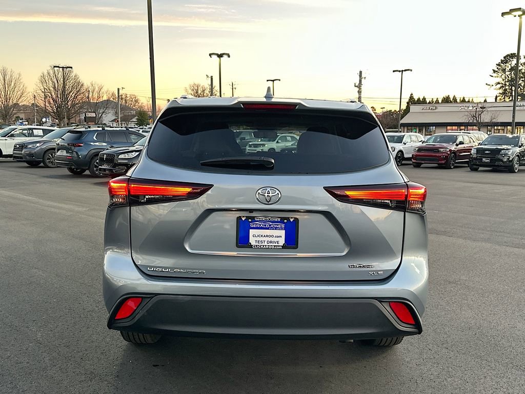 Used 2024 Toyota Highlander XLE image 15