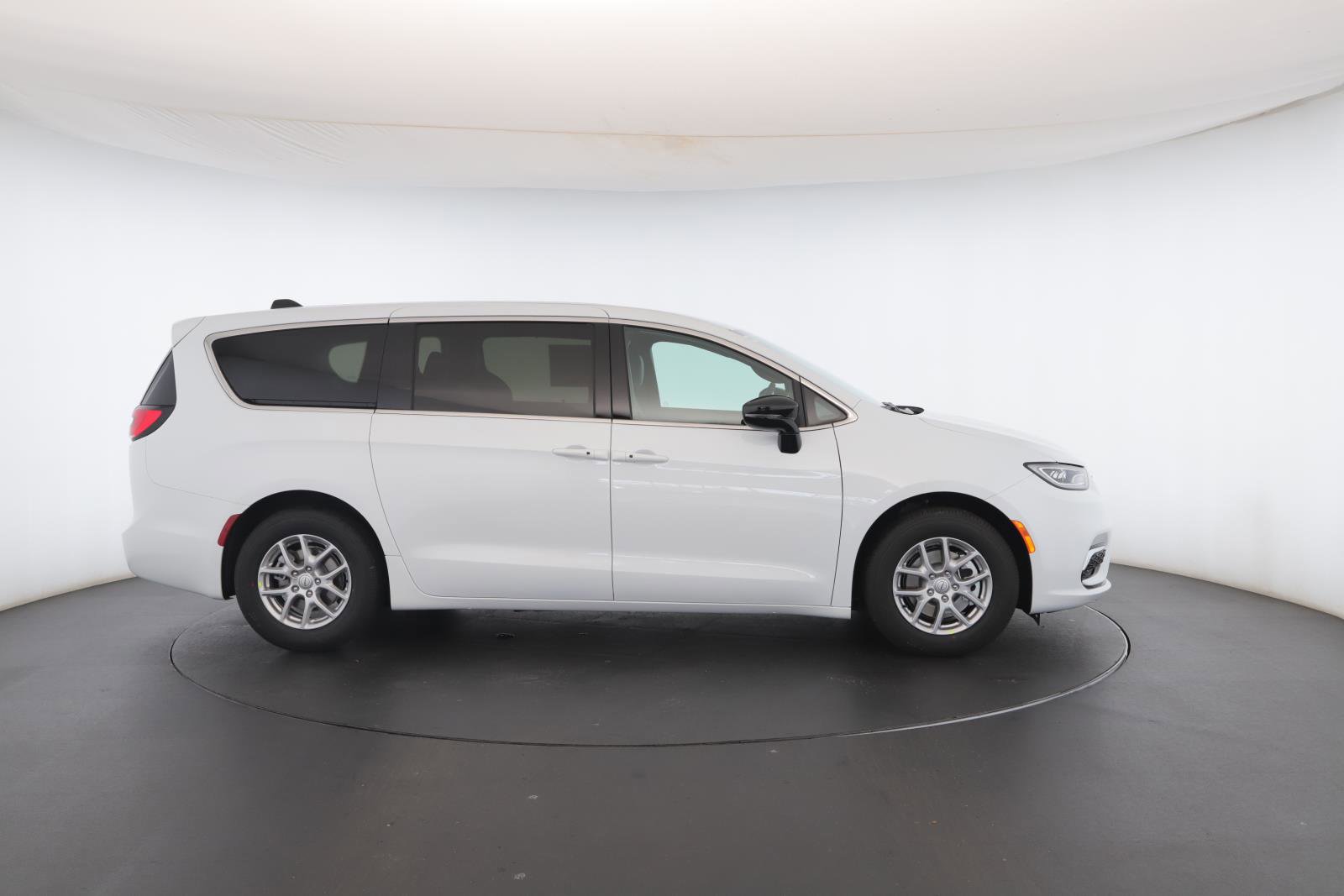 New 2026 Chrysler Pacifica Select image 28