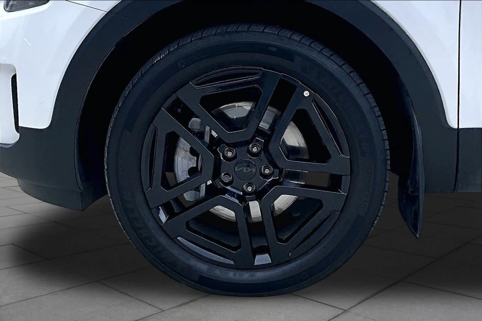 Certified 2025 Kia Telluride SX X-Line AWD/4WD image 10