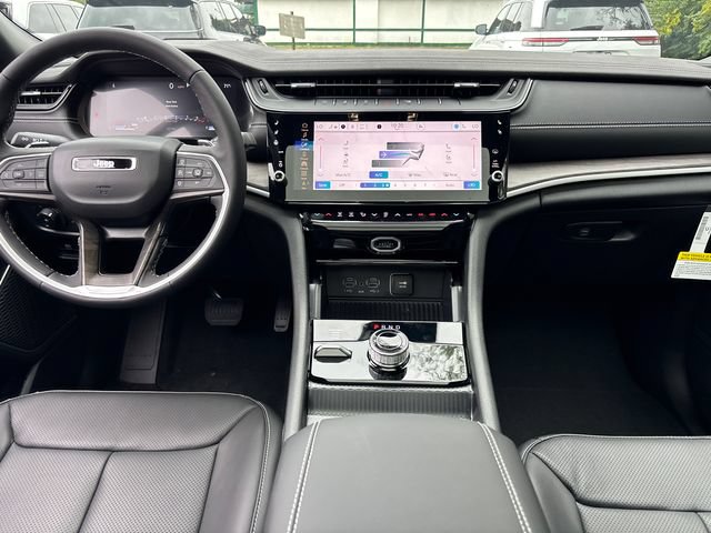 New 2027 Jeep Grand Cherokee Limited AWD/4WD image 10
