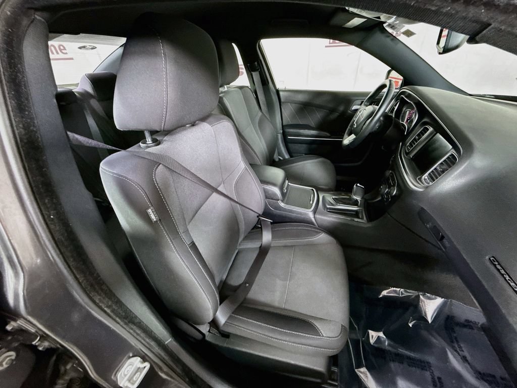 Used 2015 Dodge Charger SXT RWD image 25