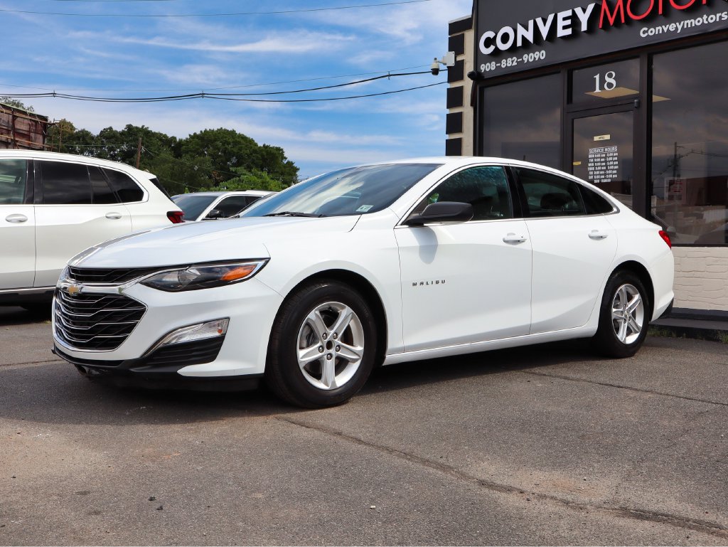 Used 2022 Chevrolet Malibu LS FWD image 2