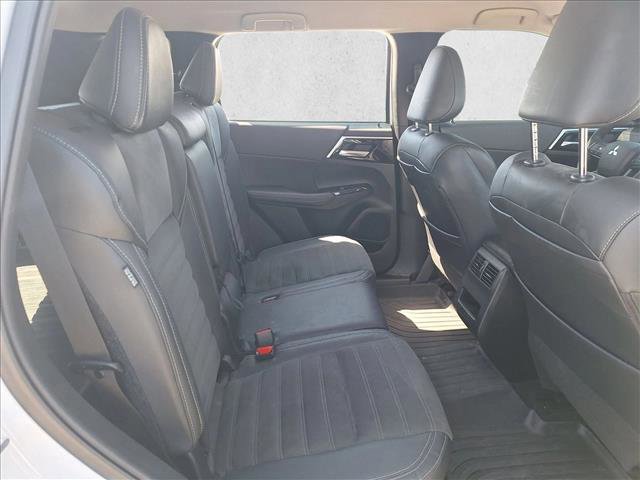 Used 2023 Mitsubishi Outlander SE FWD image 18