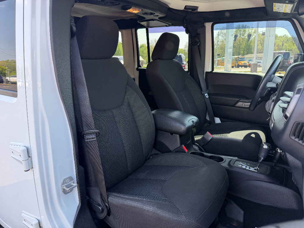 Used 2016 Jeep Wrangler Unlimited Sport image 15