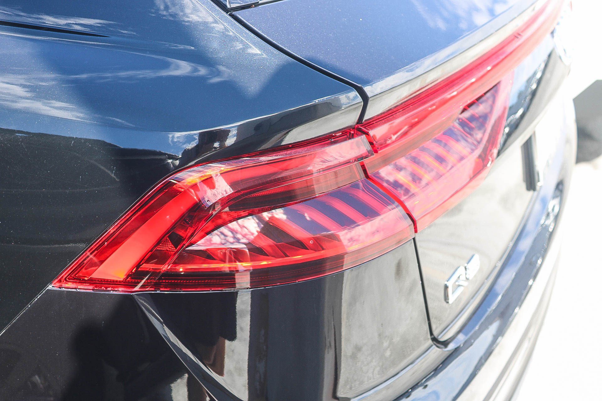 Used 2019 Audi Q8 Prestige w/ Towing Package AWD/4WD image 11