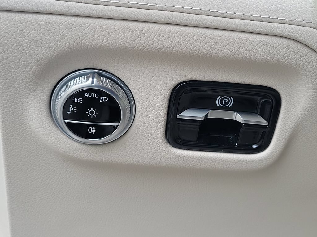 Used 2022 Mercedes-Benz EQS 450+ Sedan image 28
