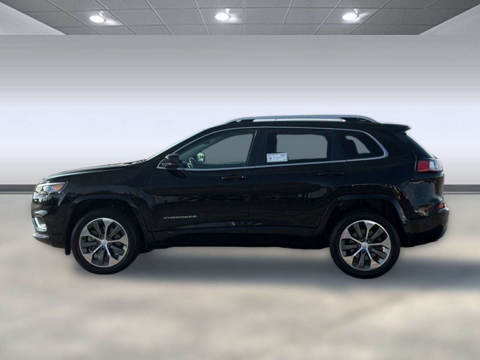 Used 2019 Jeep Cherokee Overland w/ Heavy Duty Protection Group AWD/4WD image 3