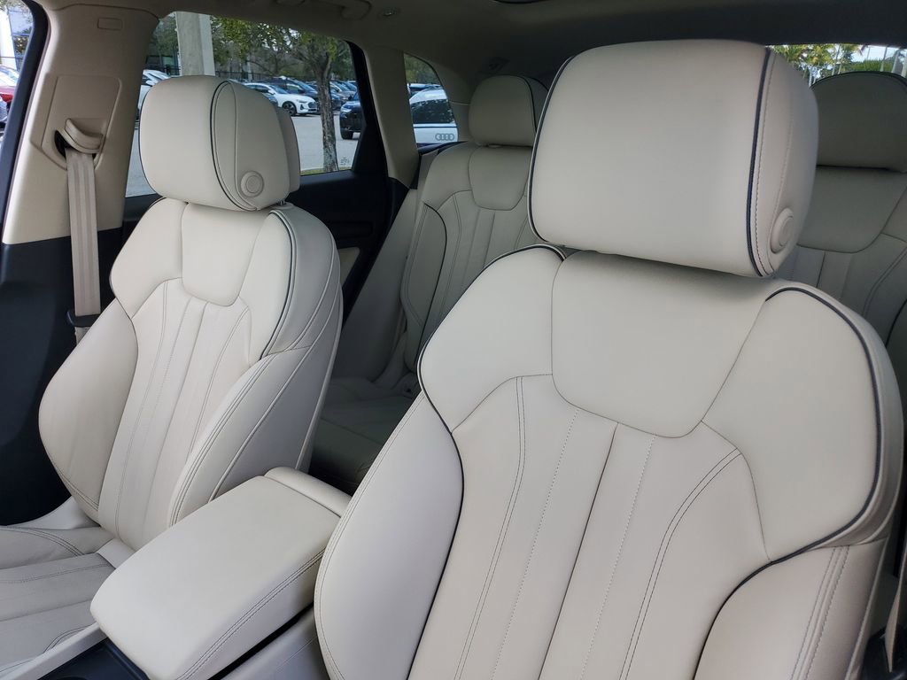 Certified 2024 Audi Q5 2.0T Premium w/ Convenience Package image 17