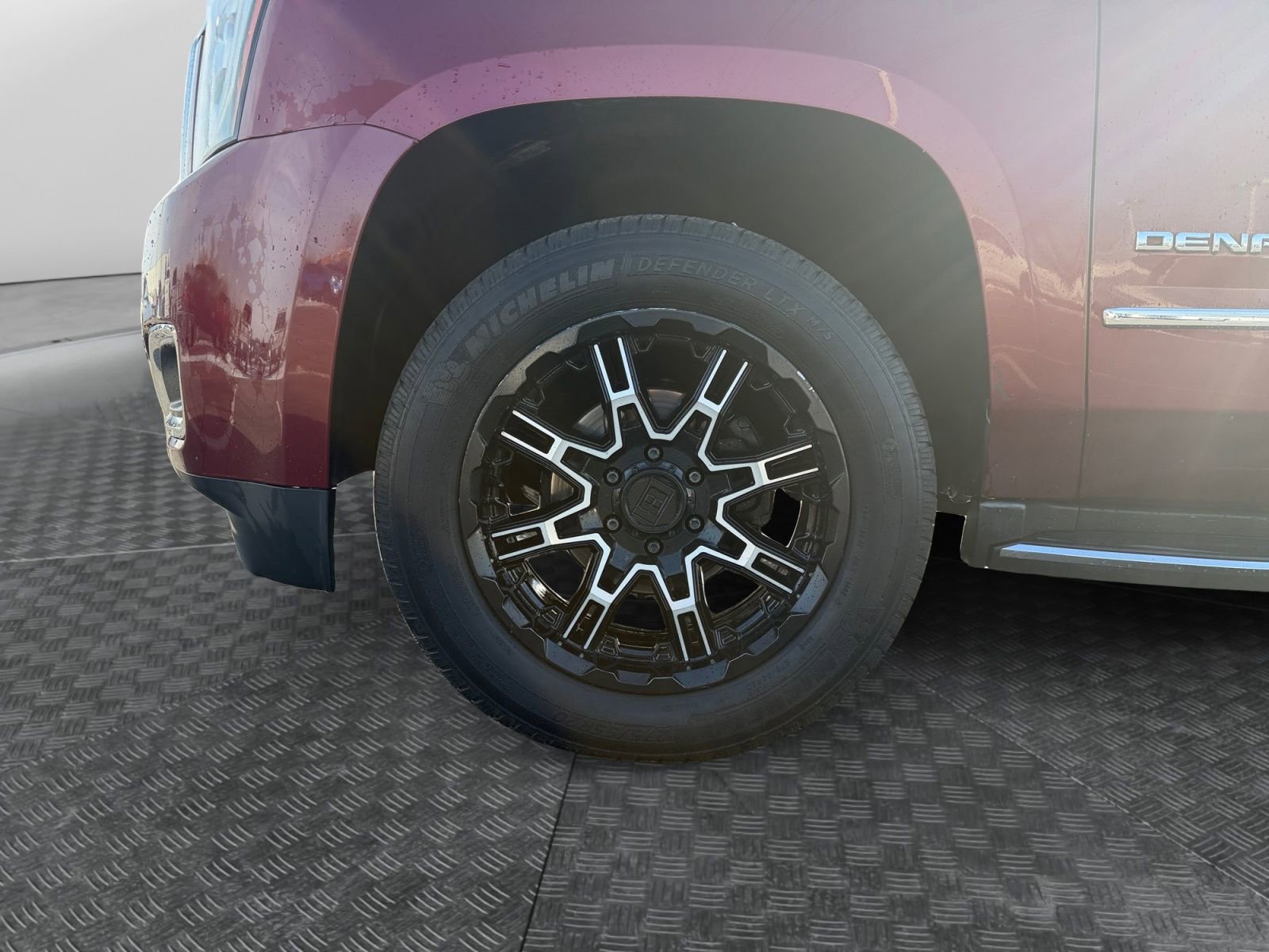 Used 2019 GMC Yukon XL Denali image 14