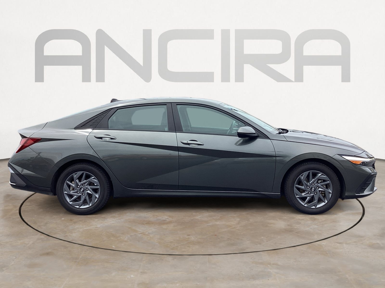 Used 2024 Hyundai Elantra SEL FWD image 15