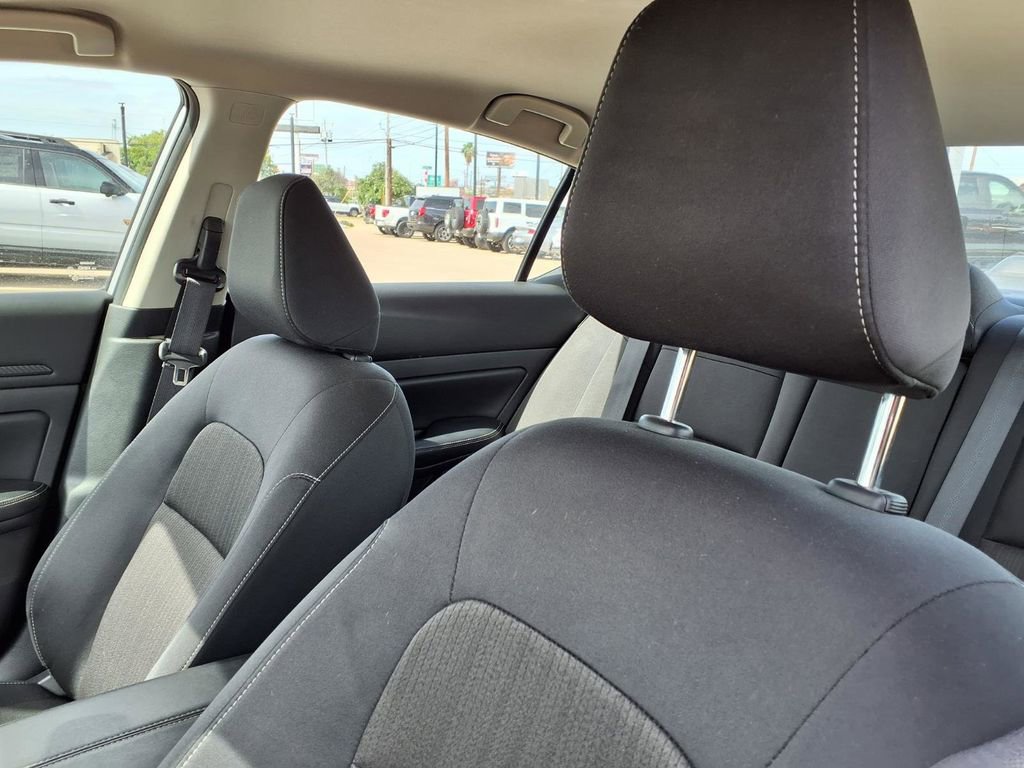 Used 2024 Nissan Altima 2.5 SV FWD image 18