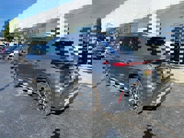 New 2025 Volkswagen Tiguan SE image 11