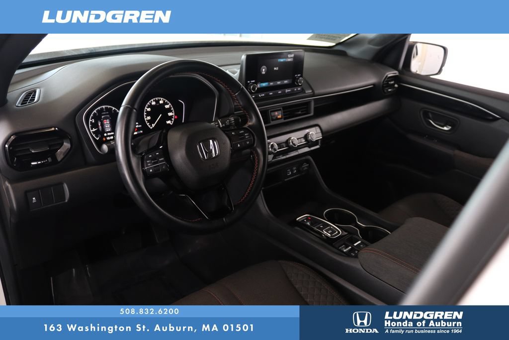 Used 2025 Honda Pilot Sport image 8