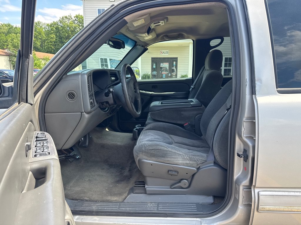 Used 2004 Chevrolet Silverado 2500 LS RWD image 9