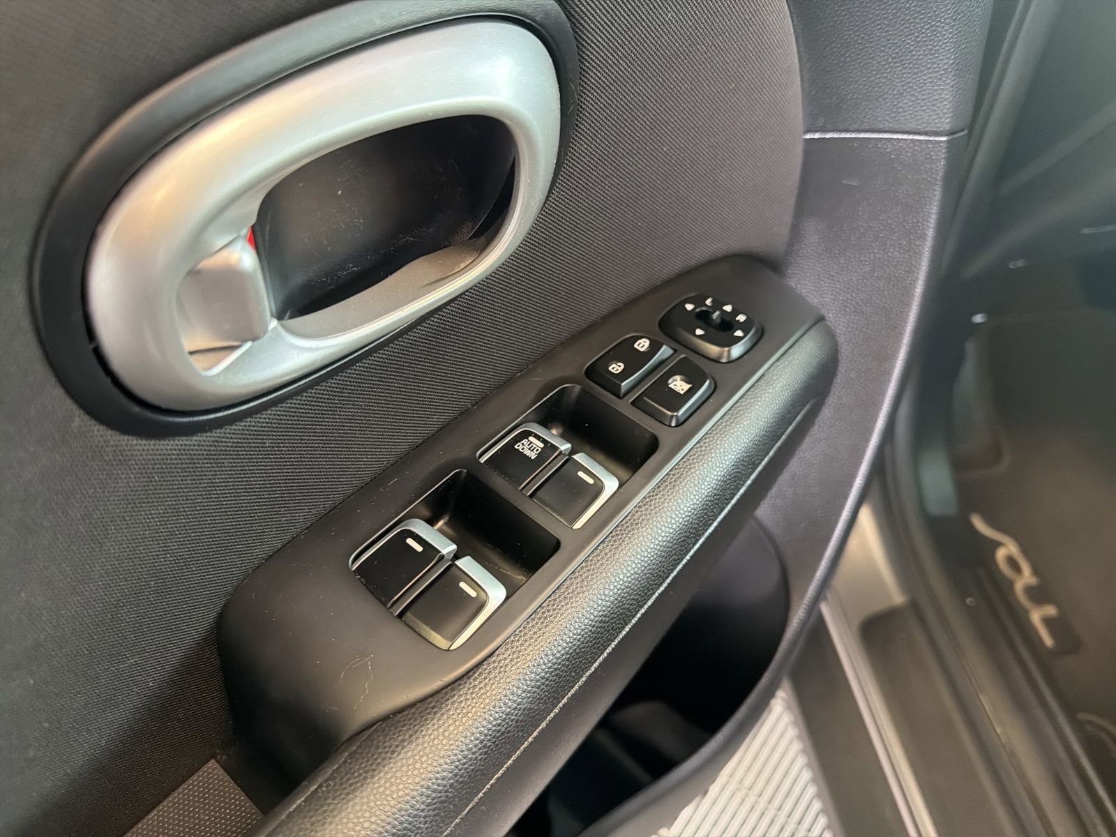 Used 2019 Kia Soul FWD image 13