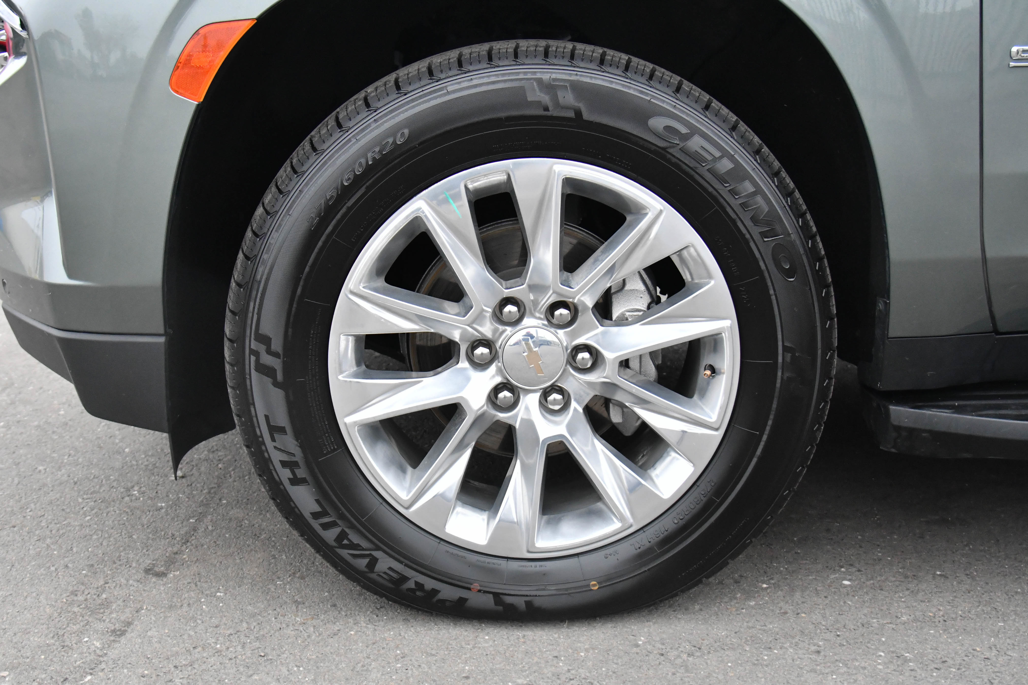 Used 2023 Chevrolet Suburban Premier image 12