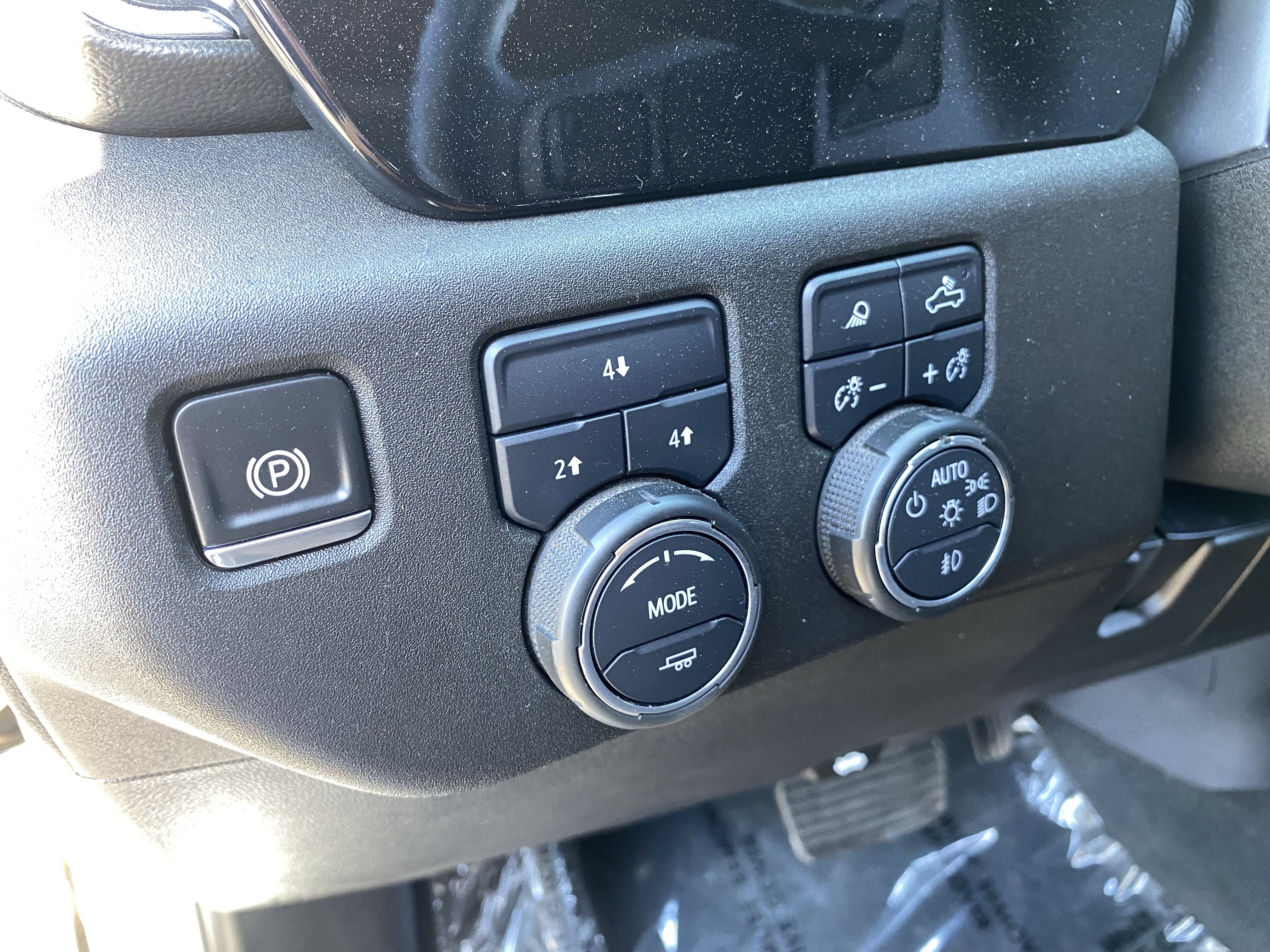 Used 2025 Chevrolet Silverado 2500 LT w/ Safety Package AWD/4WD image 20