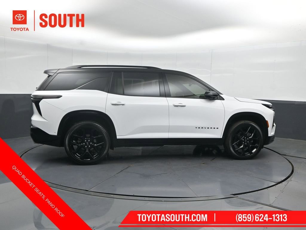 Used 2024 Chevrolet Traverse RS AWD/4WD image 3
