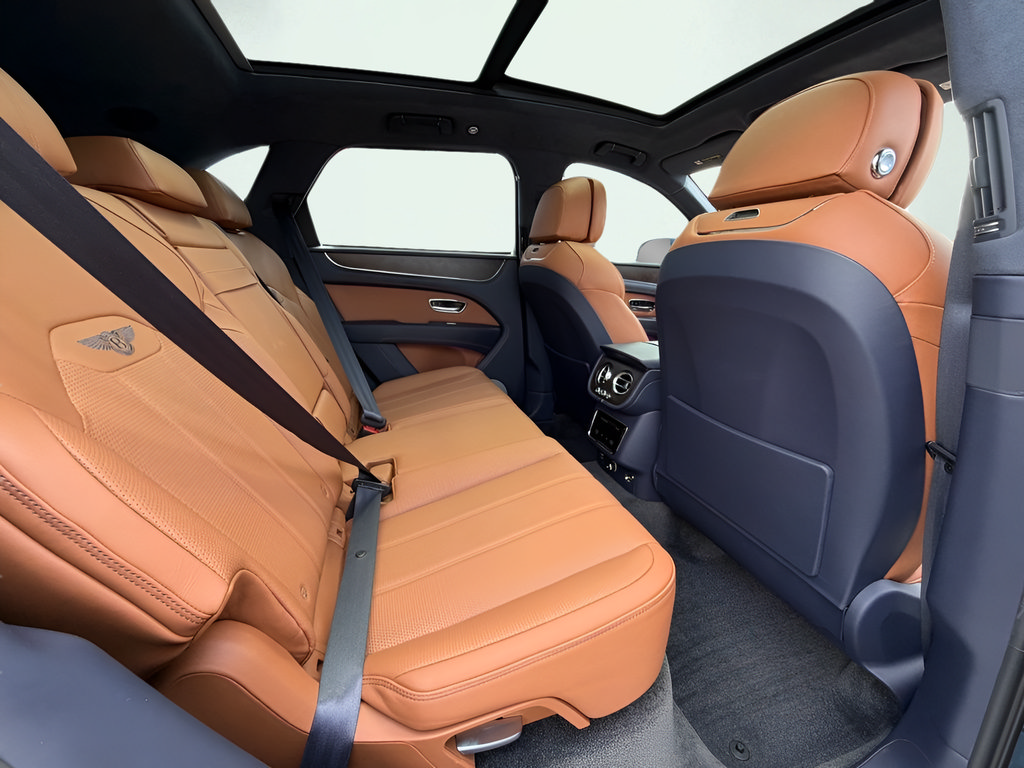Used 2023 Bentley Bentayga AWD/4WD image 48