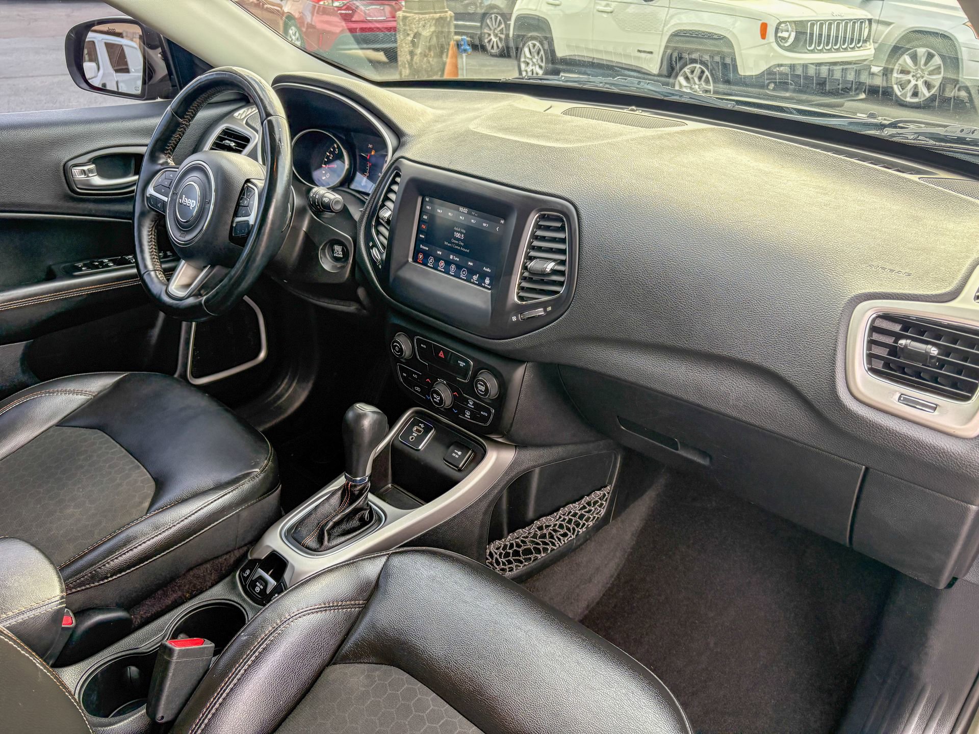 Used 2018 Jeep Compass Latitude w/ Popular Equipment Group FWD image 19