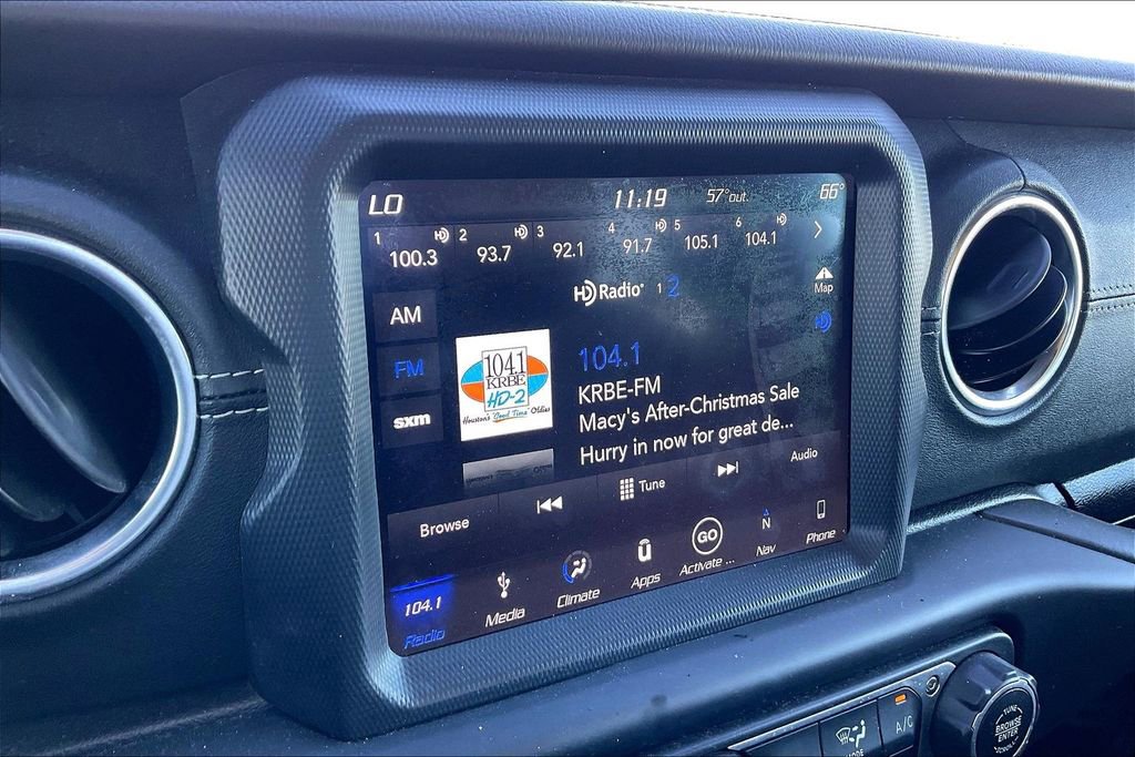 Used 2019 Jeep Wrangler Unlimited Sahara image 25