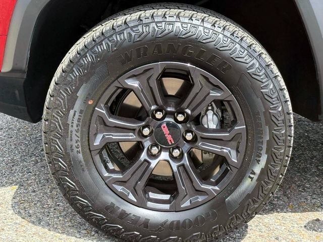 Used 2024 GMC Canyon Elevation w/ Convenience Package AWD/4WD image 9