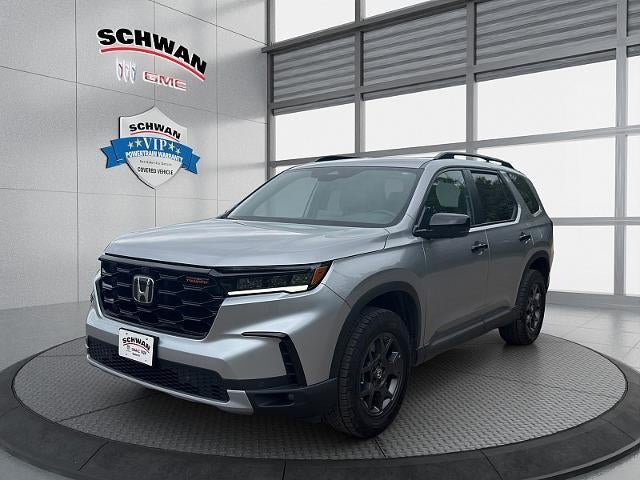 Used 2025 Honda Pilot TrailSport image 8