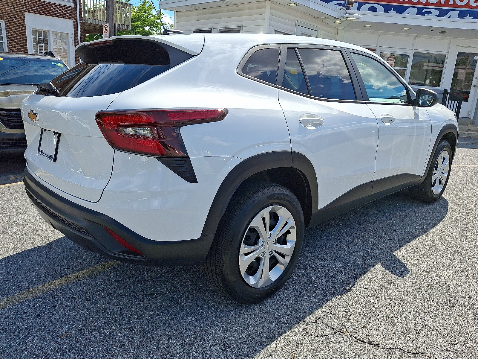 Used 2025 Chevrolet Trax LS image 5