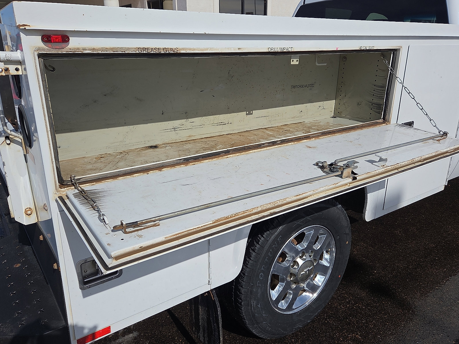 Used 2011 Chevrolet Silverado 3500 LT image 8