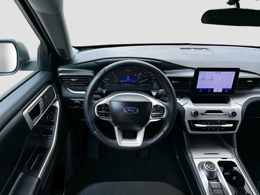 Used 2023 Ford Explorer XLT image 23