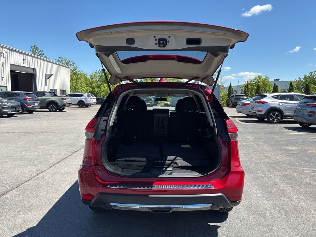 Used 2017 Nissan Rogue SV AWD/4WD image 15