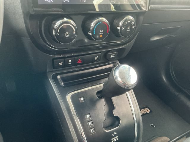 Used 2015 Jeep Patriot High Altitude AWD/4WD image 21