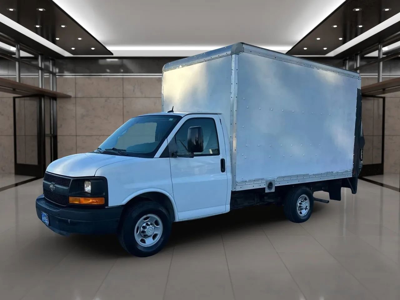 Used 2015 Chevrolet Express 3500 image 3