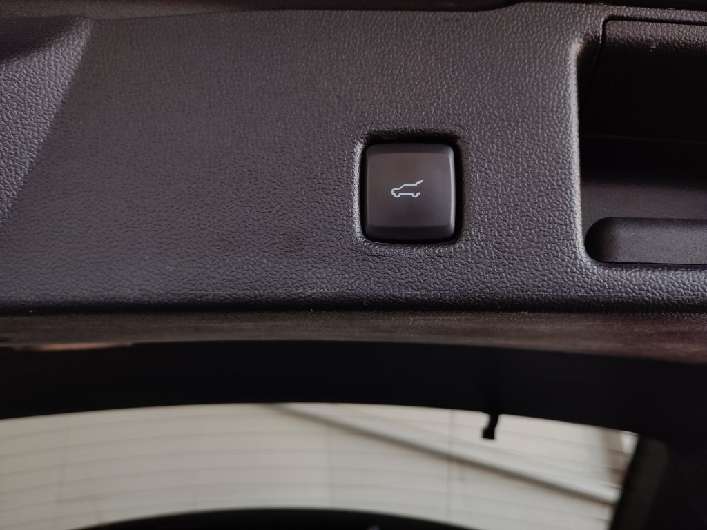 Used 2022 Ford Escape SEL FWD image 20