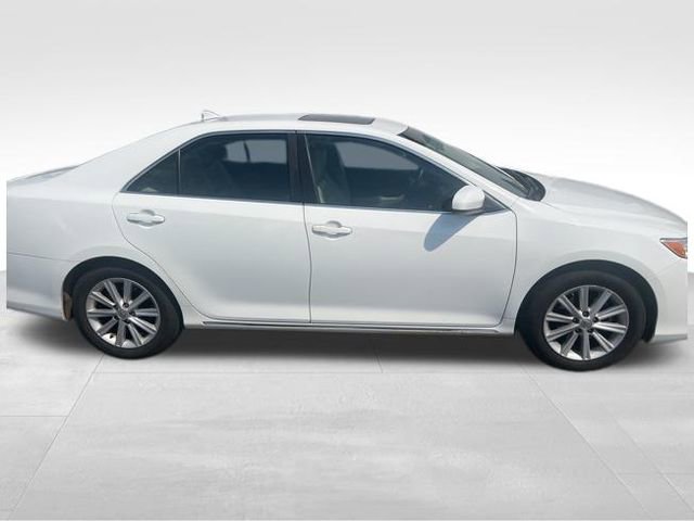Used 2014 Toyota Camry XLE image 9