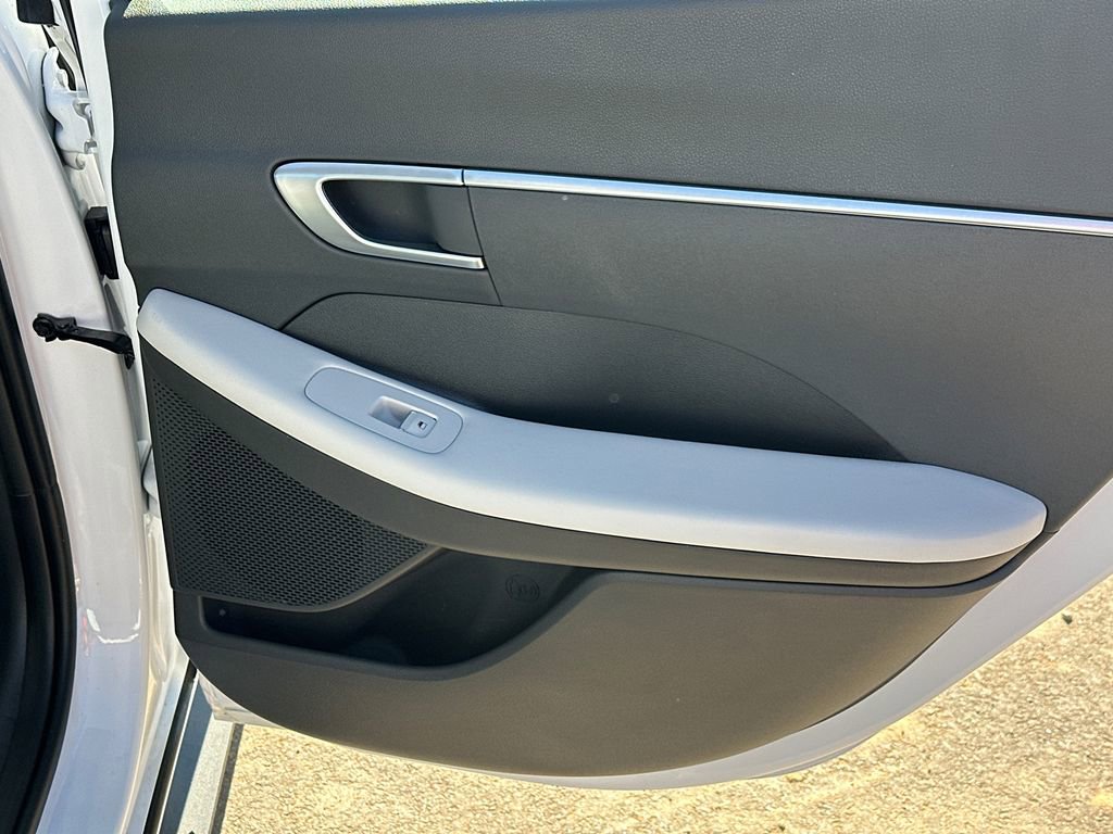New 2025 Hyundai Sonata SE image 16