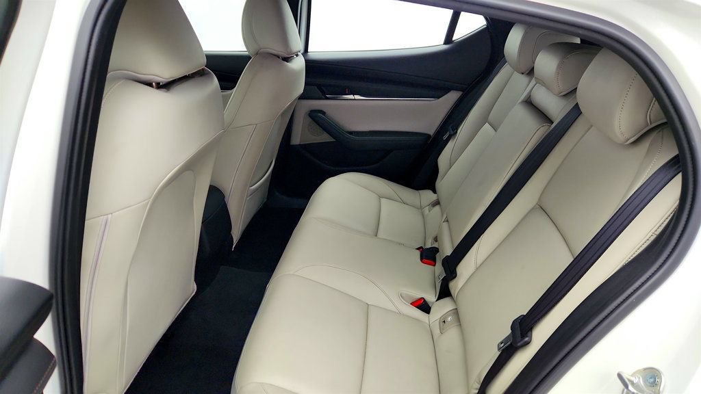 Used 2019 MAZDA MAZDA3 Hatchback FWD image 18