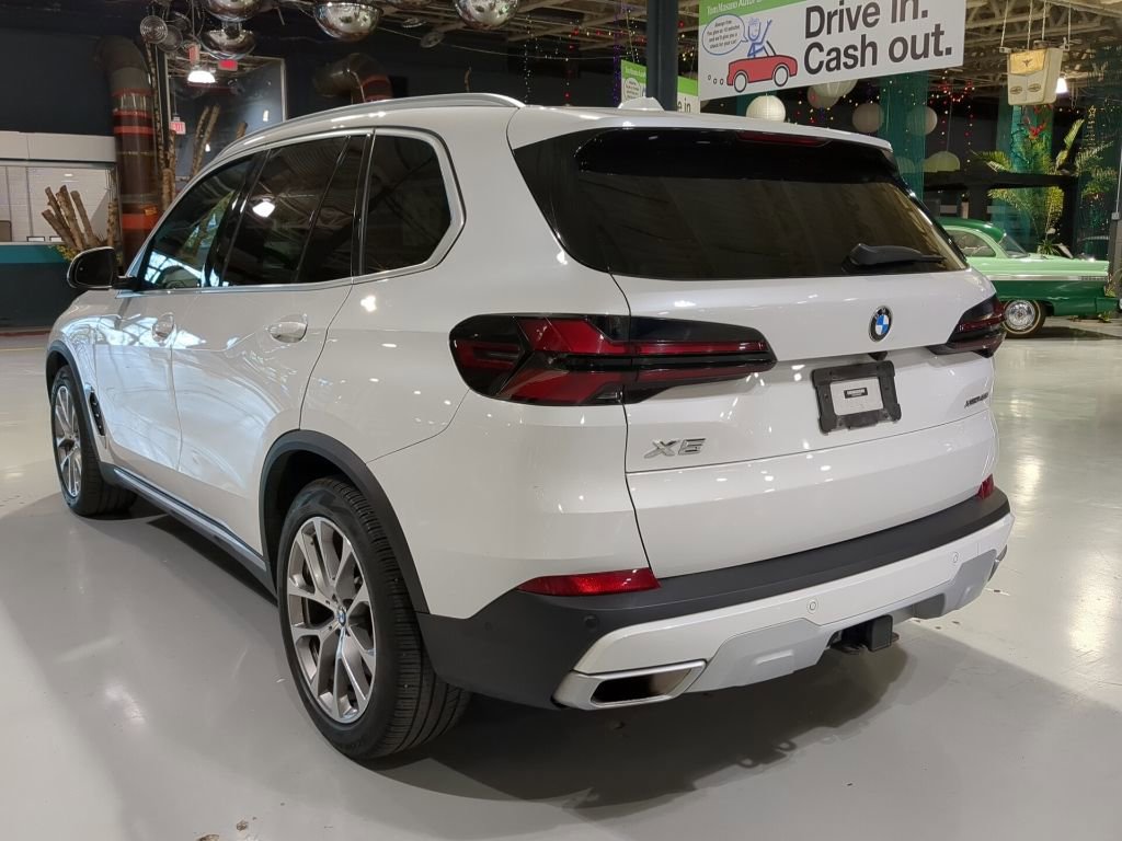 Certified 2024 BMW X5 xDrive40i w/ Premium Package image 10