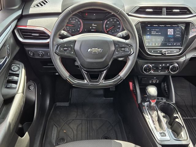 Used 2023 Chevrolet TrailBlazer RS w/ Sun and Liftgate Package FWD image 11