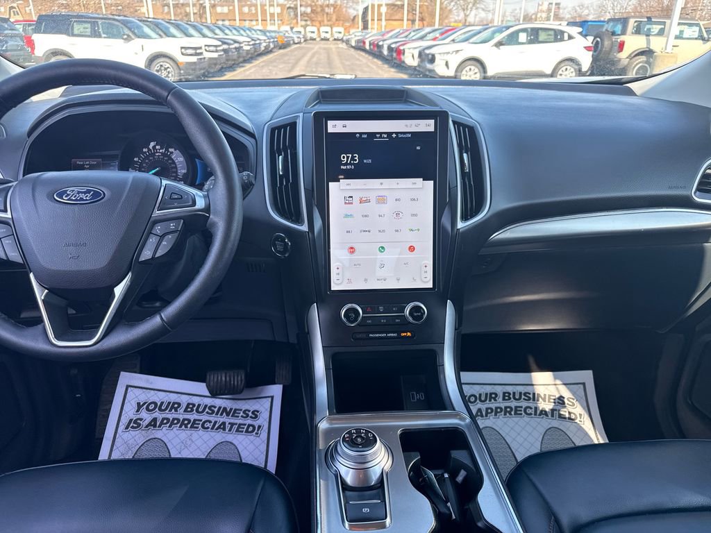 Used 2024 Ford Edge SEL w/ Sport Appearance Package image 18