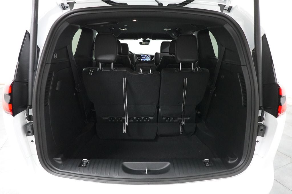 New 2027 Chrysler Pacifica Select FWD image 25