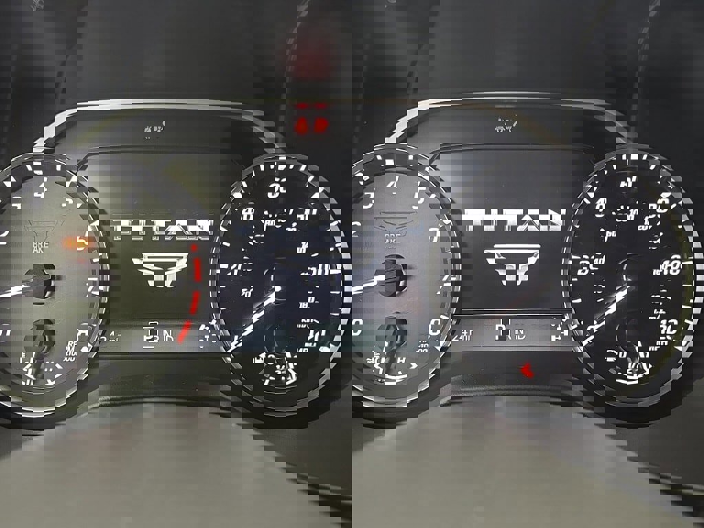 Used 2024 Nissan Titan SV w/ SV Bronze Edition Package image 18