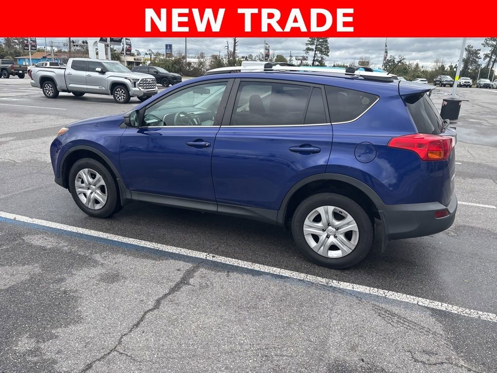 Used 2015 Toyota RAV4 LE image 9